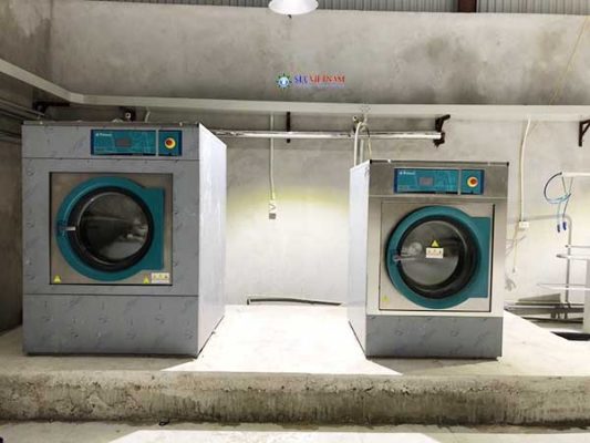 2 máy giặt công nghiệp Primer RS