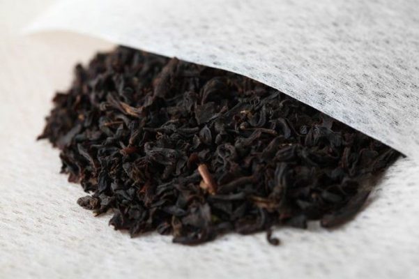 Bạn sẽ phải ngạc nhiên khi biết công dụng của túi trà đen này